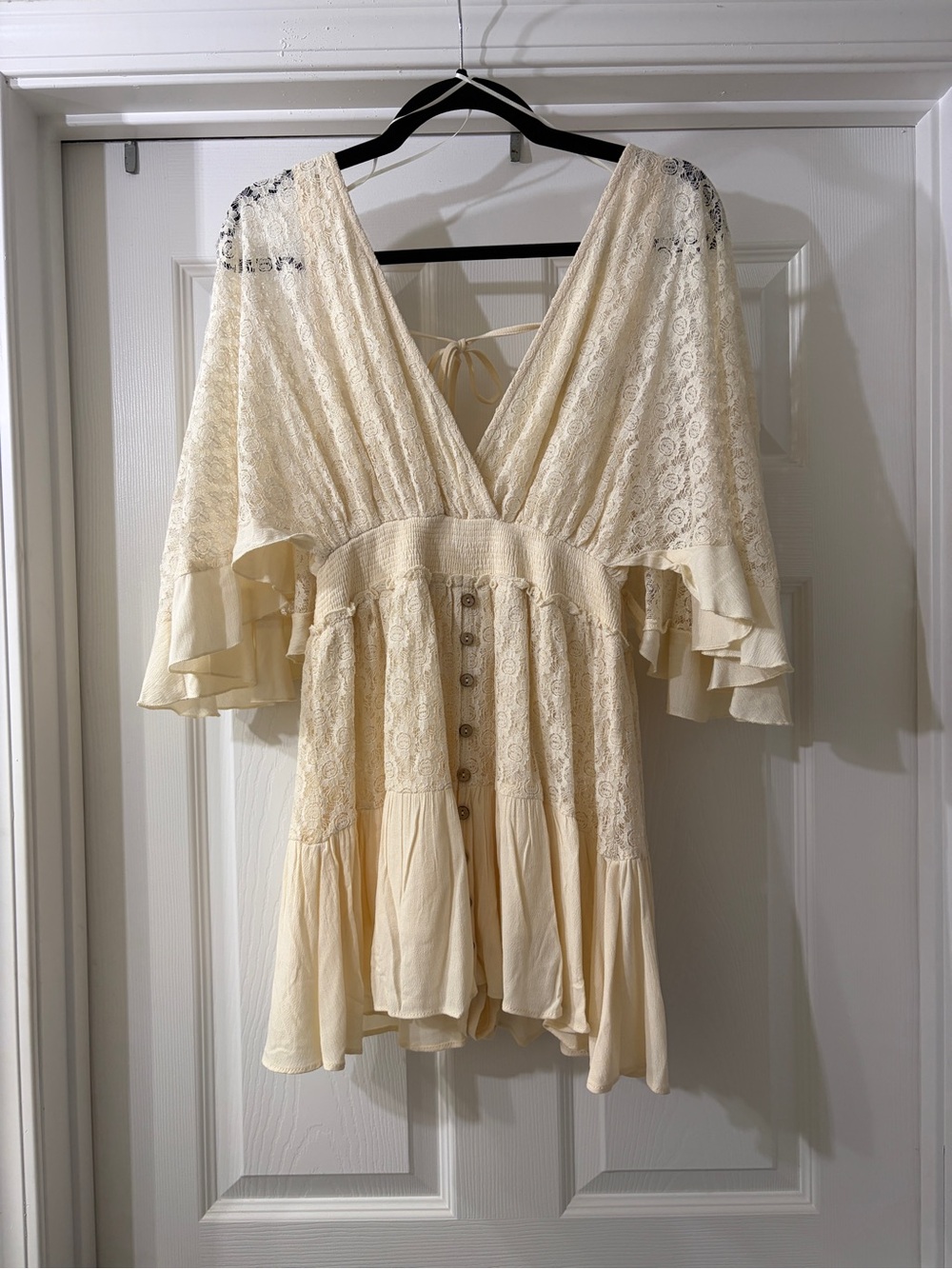 BRAND NEW Vici Cream Lace Tie-Back Halter Dress